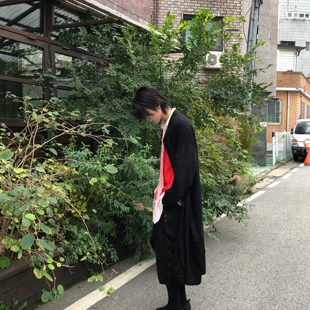 에드워드커밍 컷아웃 셔츠