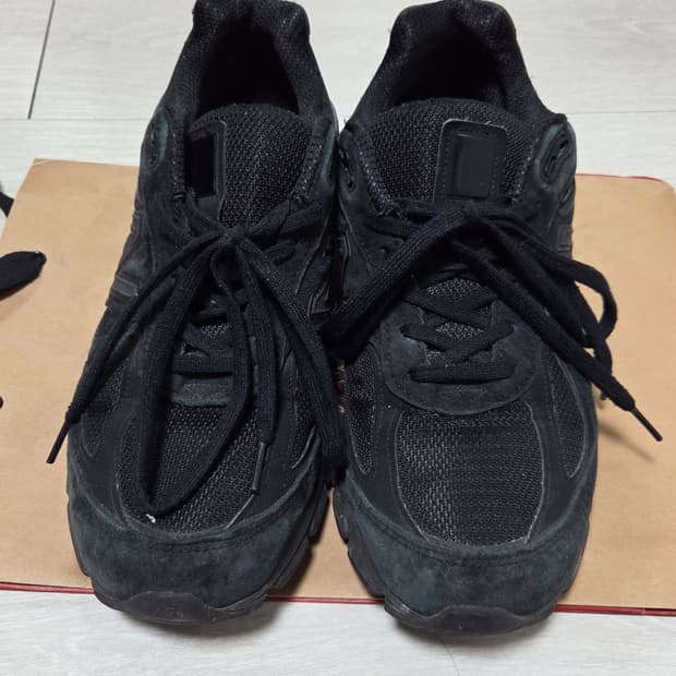 뉴발란스 990v4 트리플블랙 280