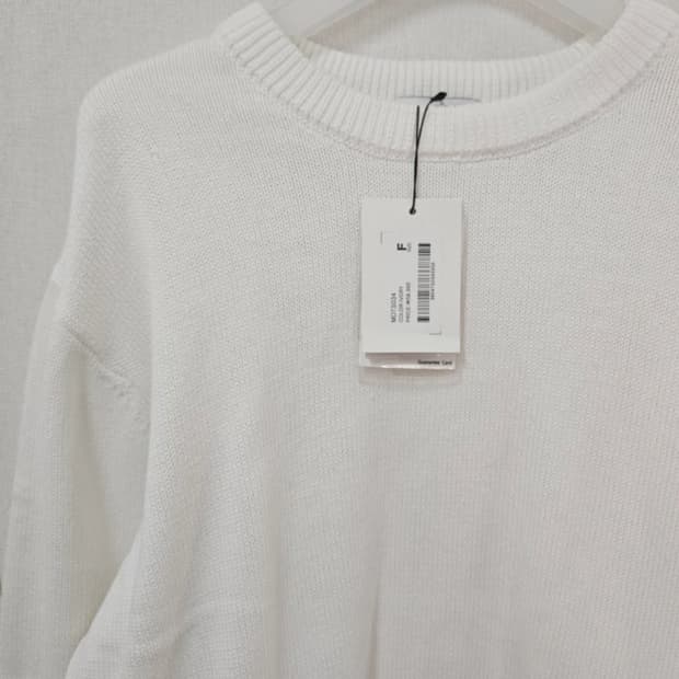 [새상품] 몽돌 세미 크롭 라운드 면니트