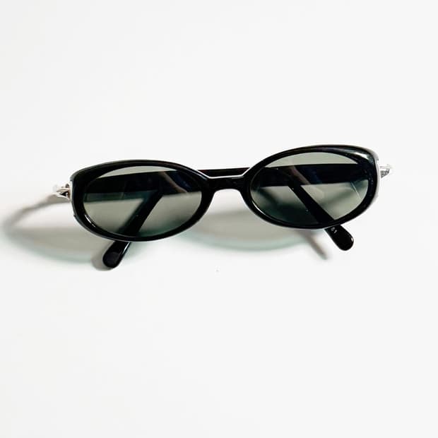 90s 블랙 볼드 오벌 프레임 빈티지 선글라스