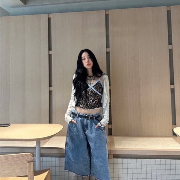 더 미스테리우스 호텔 데님 버뮤다 팬츠