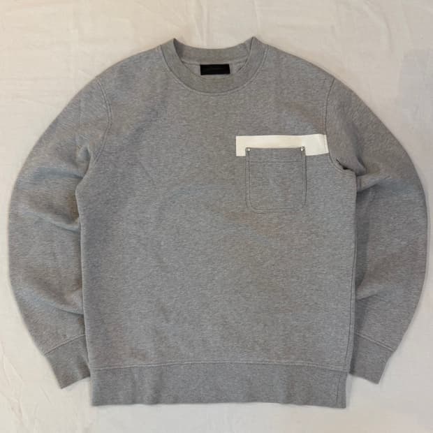 디젤 블랙 골드 포켓 포인트 맨투맨 스웨트셔츠 그레이