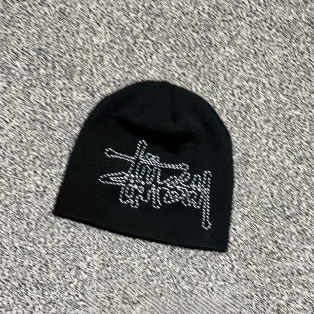 스투시 스컬캡 베이직 로고 스티치 블랙