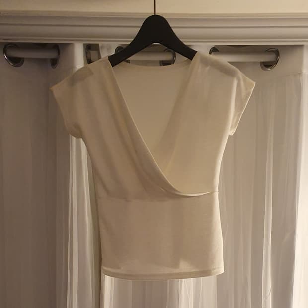 아이보리 랩 스타일 반팔 블라우스)44