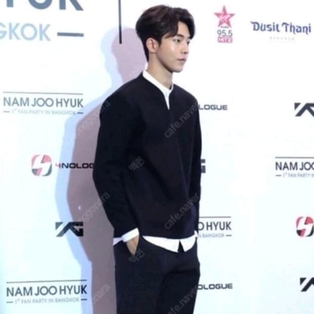 (남주혁 착용 새상품) 솔리드옴므 펠트니트 네이비 남주혁니트 엑소수호니트