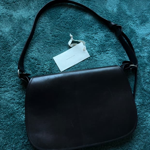 올드조 레더 크로스백 블랙