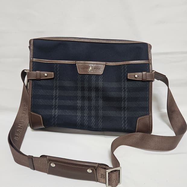 빈폴 체크 소가죽 크로스백
