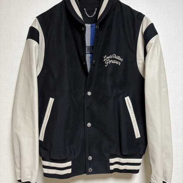 [48] 루이비통 램스킨 포에버 로고 바시티 자켓
