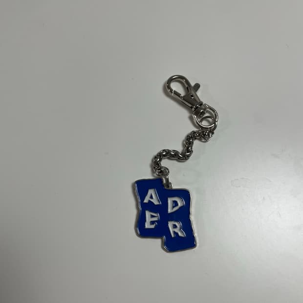 아더에러 20FW 로고 키링