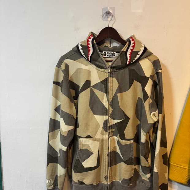 베이프 샤크 후드집업