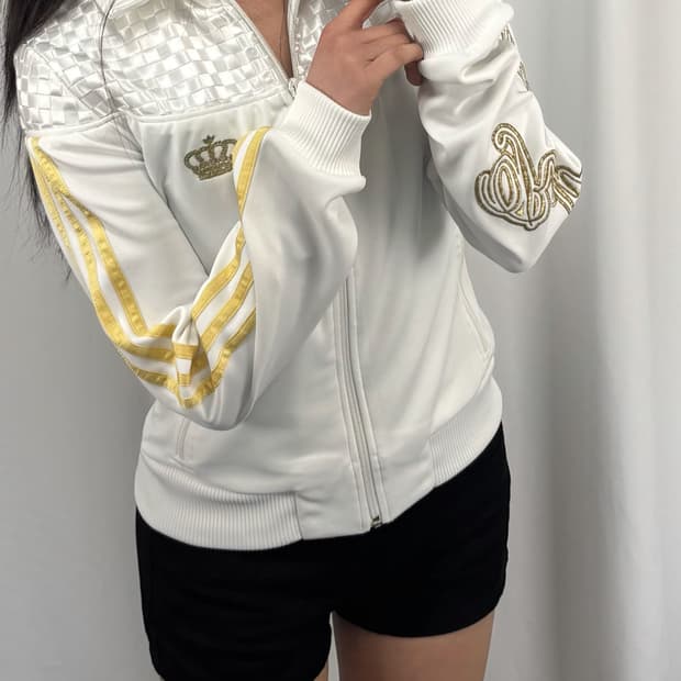 아디다스 리스팩트 미 화이트 트랙탑