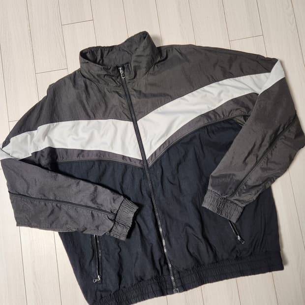 언더아머 UA 우븐 바람막이 집업 재킷1373186 사이즈105(xl)
