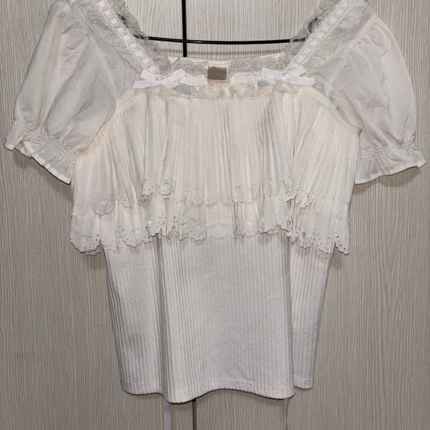 레이스 블라우스