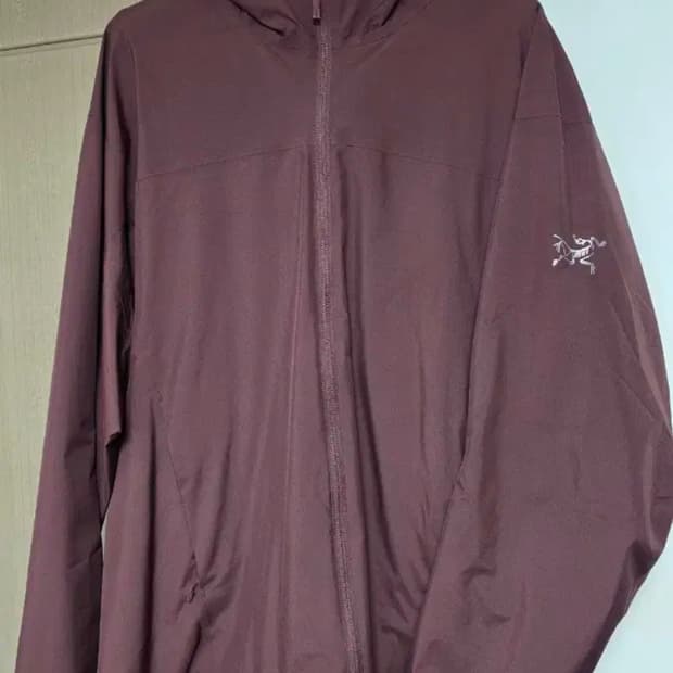 아크테릭스 솔라노 사이즈 L 팥죽색