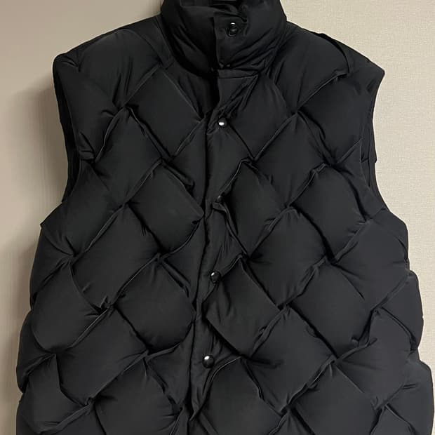 보테가베네타 위빙 패딩조끼 베스트