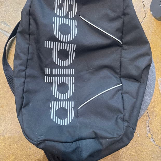 아디다스 검정색 더플백