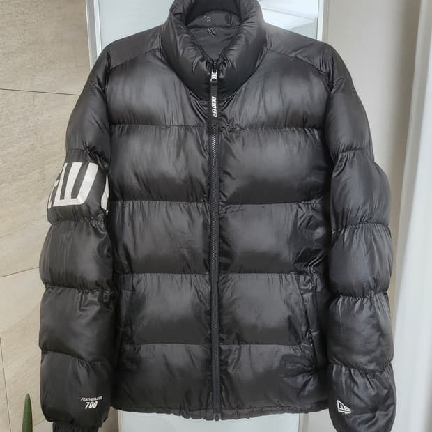 뉴에라 패딩 점퍼