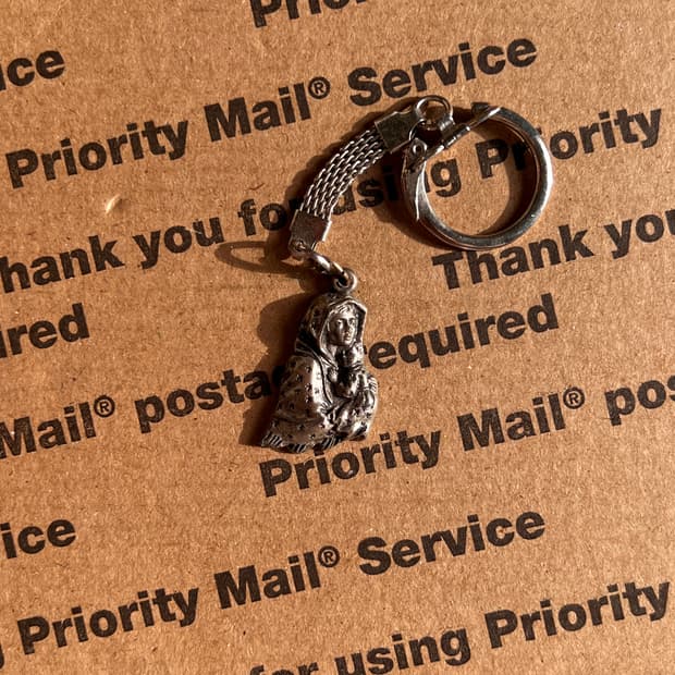 90s vtg Mary Figure Keyring