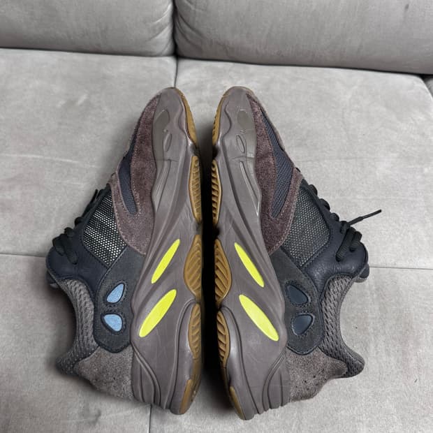 이지부스트 700 모브 275