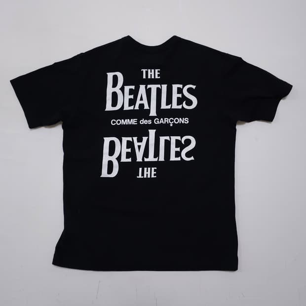 꼼데가르송 x 비틀즈 백로고 반팔티