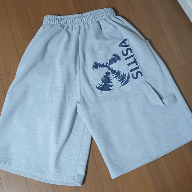 회색 버뮤다 빈티지