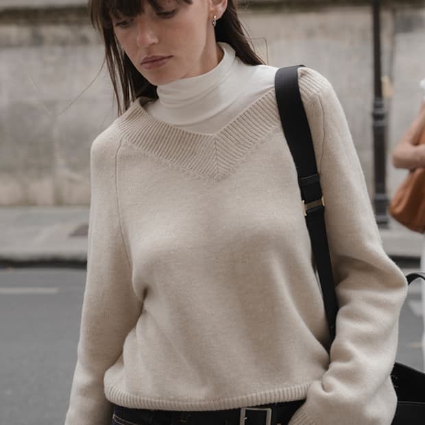 유메르 줄리아 브이 크롭 니트