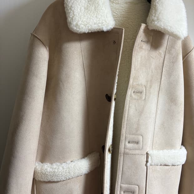 틸아이다이 무스탕