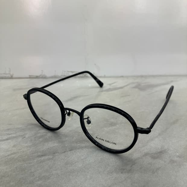 Alain delon 알랭 들롱 블랙 티타늄 뿔테