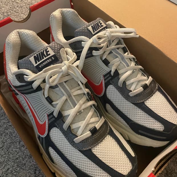 나이키 줌 보메로 5  285mm