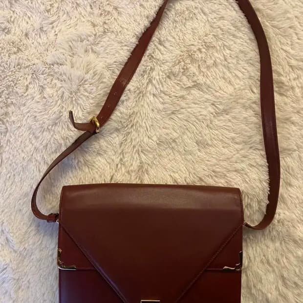 까르띠에 보르도 금장 크로스백