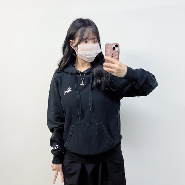 스투시 x 챔피온 베이직 로고 후드티 블랙