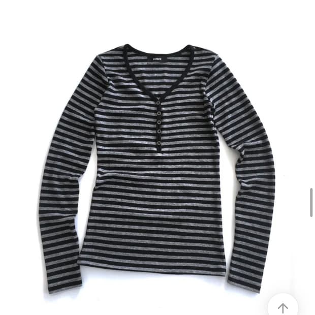 단종)이즈이즈 nana t-shirt charcoal 스트라이프 슬리브 