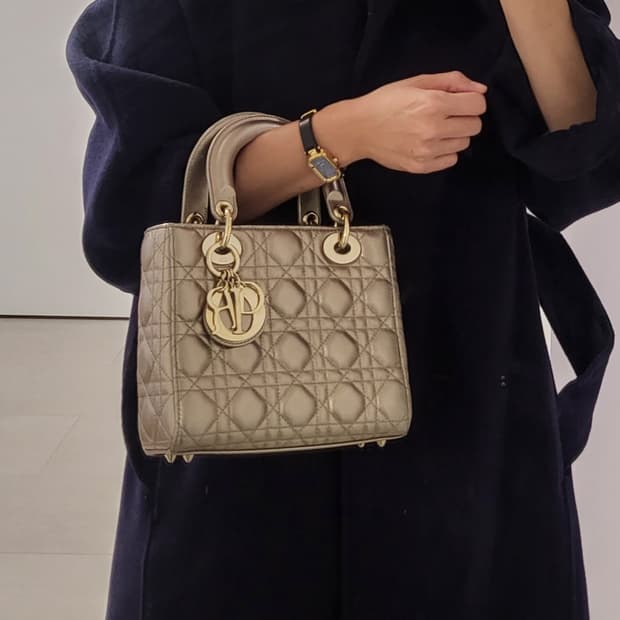 Dior 매장가840만원 디올 정품 레이디백 ABC 스몰 금장 이니셜참