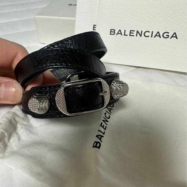 발렌시아가 레더 팔찌