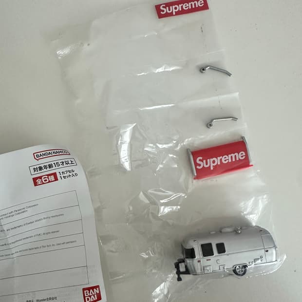 25FW 슈프림 가챠 트럭