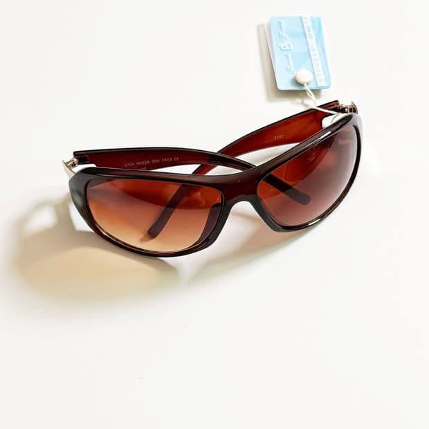 90s FRIENDS 볼드 스퀘어 그라데이션 틴트 빈티지 선글라스