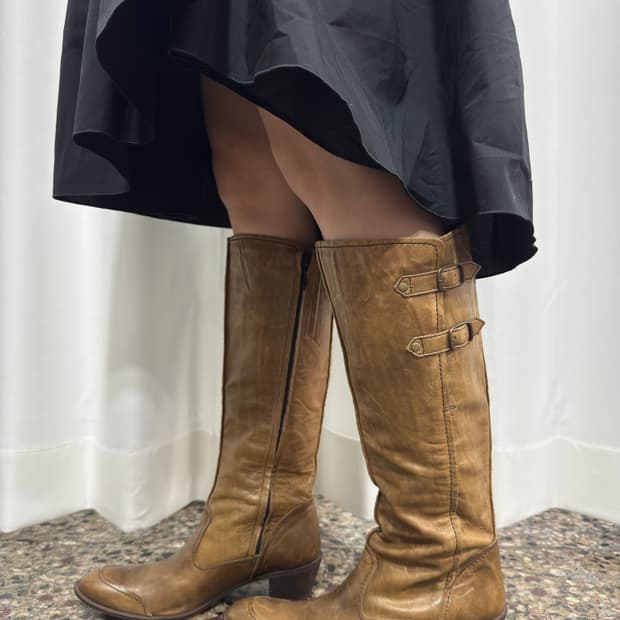 buckle leather boots
