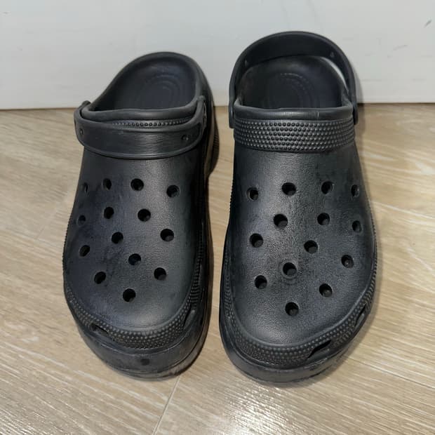 고스펑크 통굽 크록스 샌들