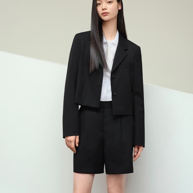 무신사 스탠다드 우먼즈 크롭 블레이저(블랙)