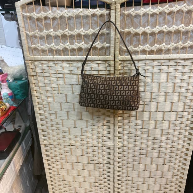 정품 펜디 주카 미니 쇼퍼백 팝니다