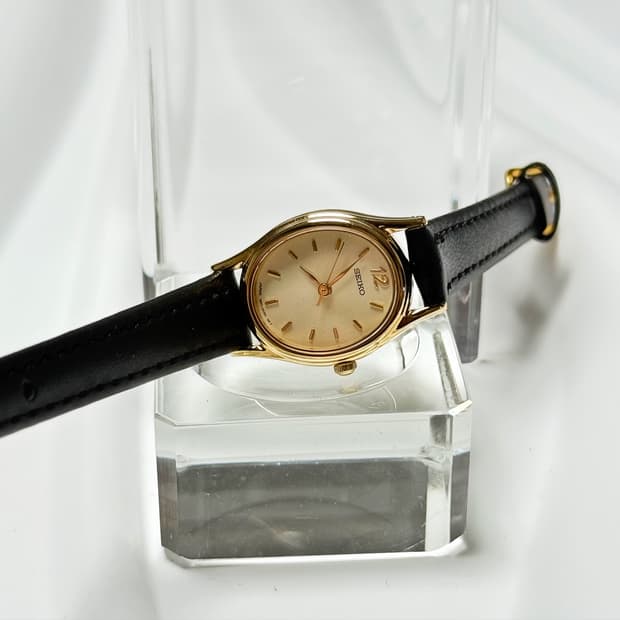 80s90s 빈티지 세이코 클래식 골드 오벌 다이얼 워치