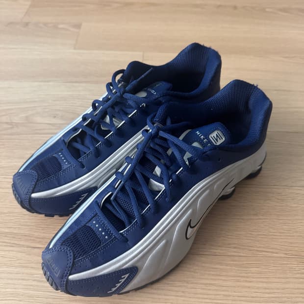 나이키 샥스 네이비 실버 285