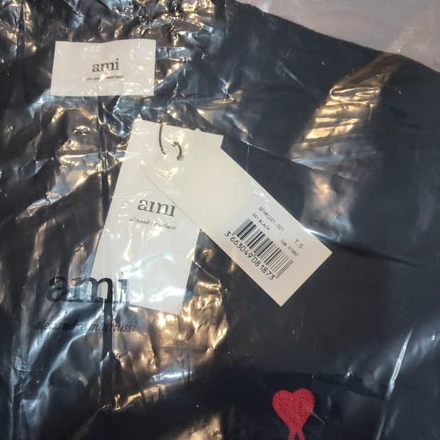 ami (QR코드) 아미 가디건 블랙색상 판매합니다