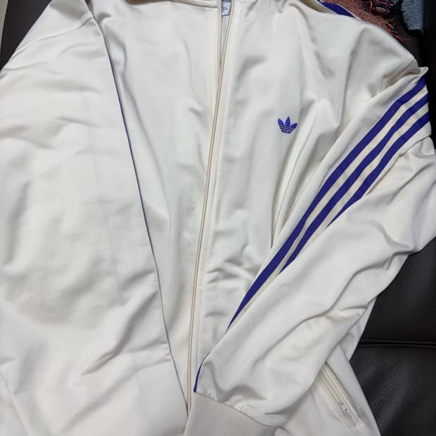아디다스 트랙탑 아이보리 퍼플 m 트랙탑