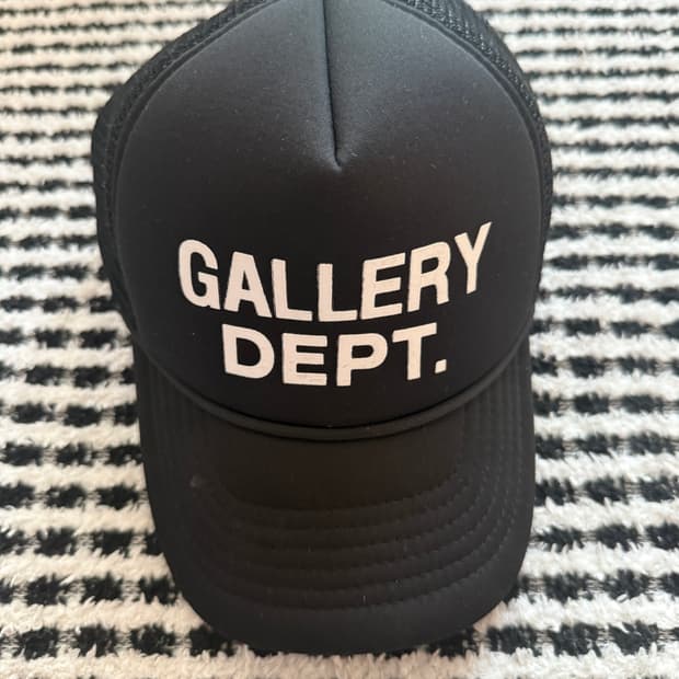 GALLERY DEPT 