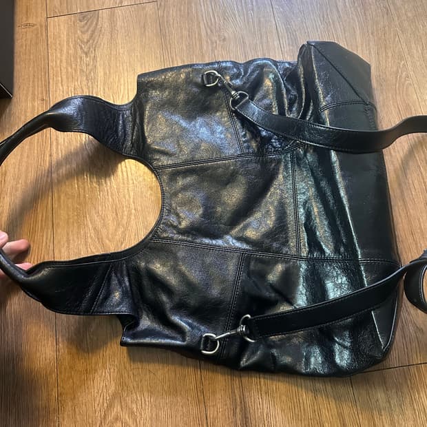 벨리에 프로치다 레더 백 os