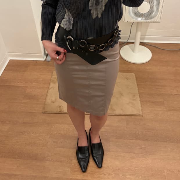 그레이지 H라인 절개 미디 스커트