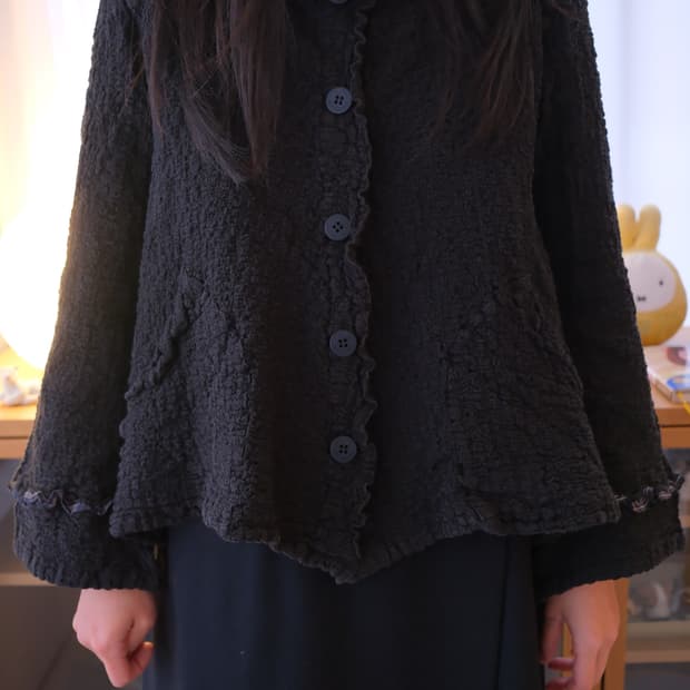 Neck frill wrinkled jacket