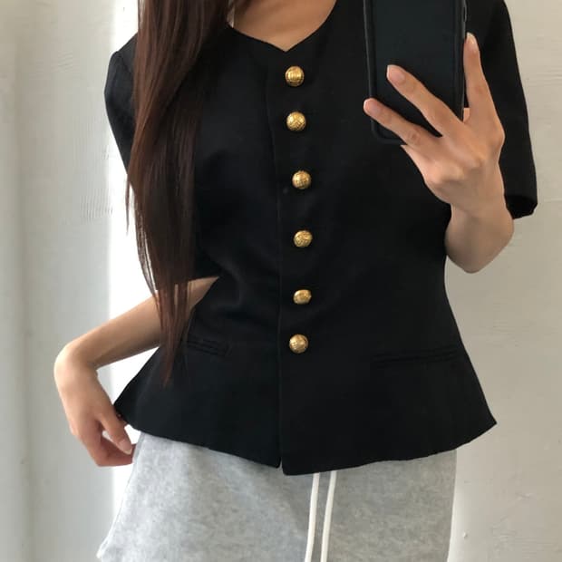 Celine 셀린느 블랙 컬러 골드 버튼 하프 블레이저
