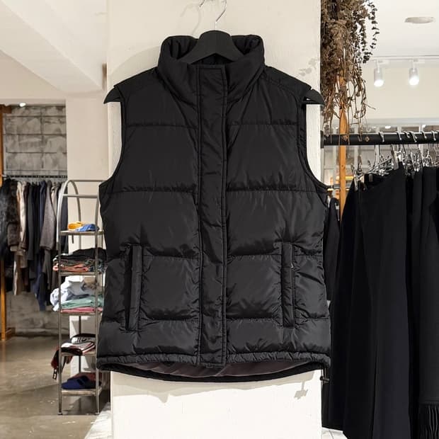 프라다 블랙 베이직 패딩 베스트